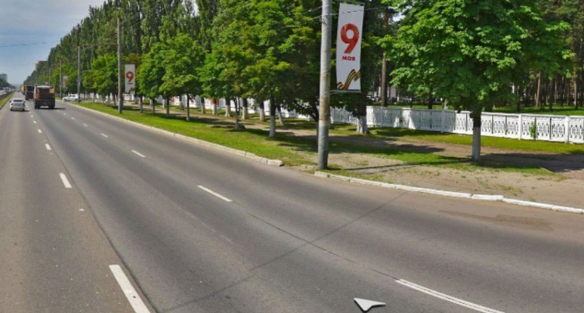В Брянске на Московском проспекте отремонтируют 3,5 км тротуаров и установят остановки с остеклением