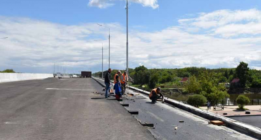 Славянский мост в Брянске спустя 3,5 «штрафных» месяца готов лишь на 85%