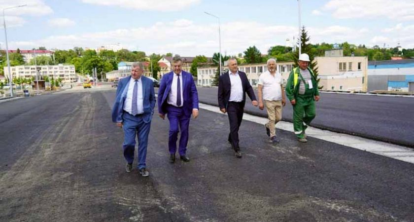 На «просроченном» Славянском мосту в Брянске, наконец, начался монтаж седьмого пролёта