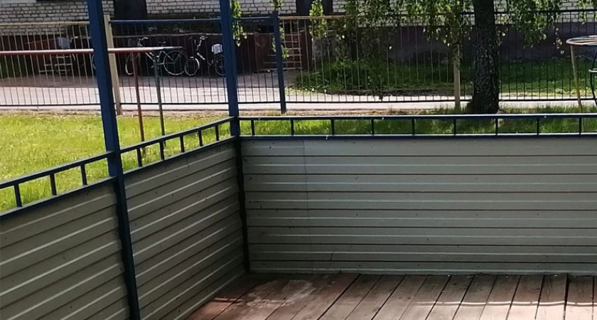 В Гордеевском районе для уборки территории детсада пришлось привлекать прокуратуру