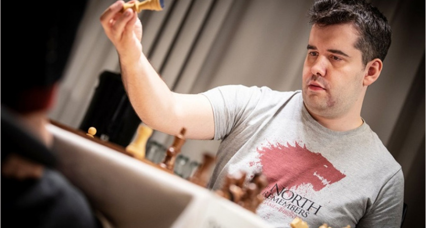 Ян Непомнящий вышел на второе место в своей группе на ЧМ по шахматам Фишера