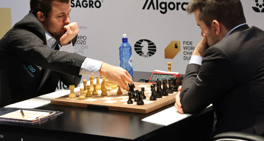 Ян Непомнящий проиграл Карлсену в матче за мировую шахматную корону