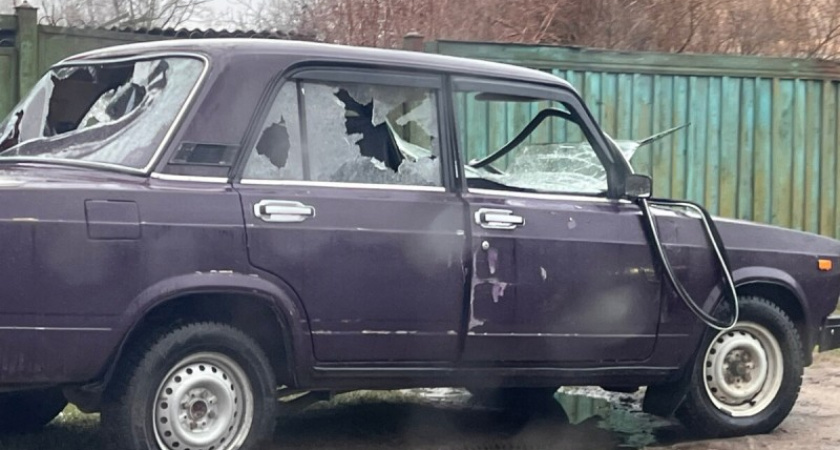 Три попытки угона автомобилей предприняты ночью в Новозыбкове, один автомобиль повреждён