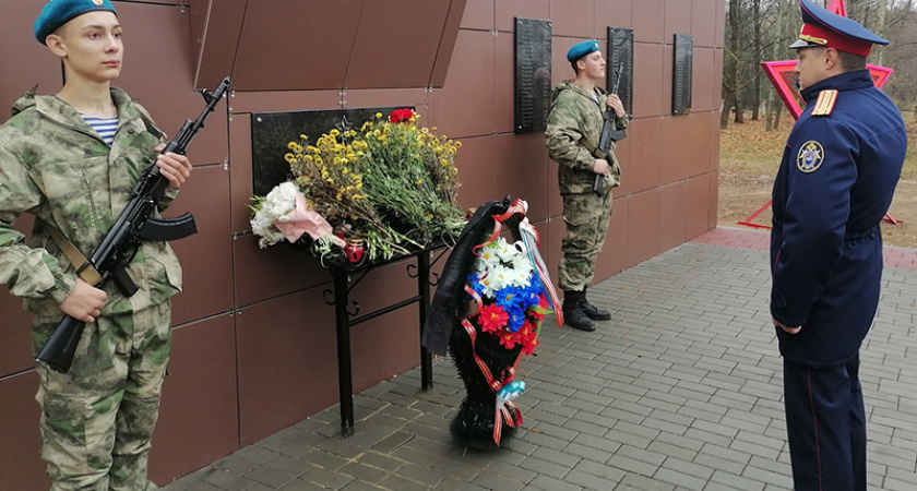 Восстановленный памятник в Новых Бобовичах торжественно открыт в День народного единства