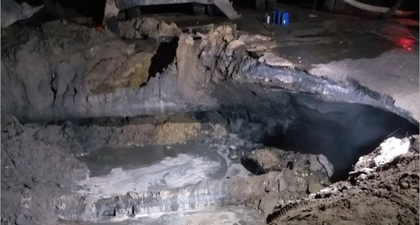 Коммунальная авария в Новозыбкове: горожане благодарят рабочих горводоканала