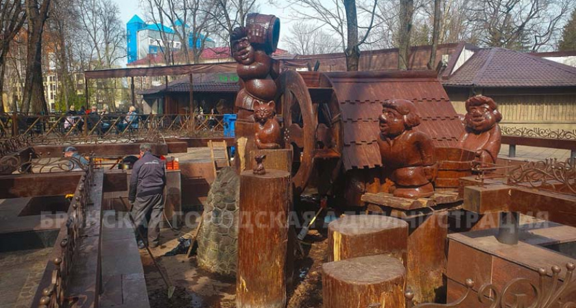На «Мельнице» в брянском парке-музее Толстого заменили колесо
