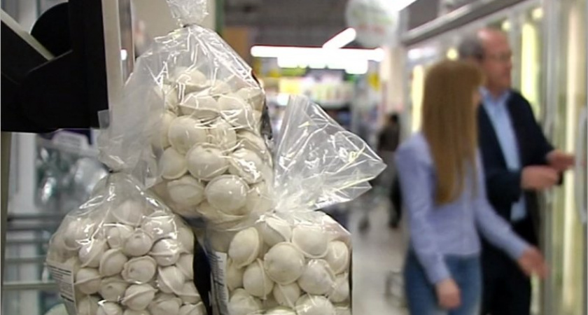 Пельмени, майонез и лимонады: какие продукты в несетевых магазинах подорожали больше всего