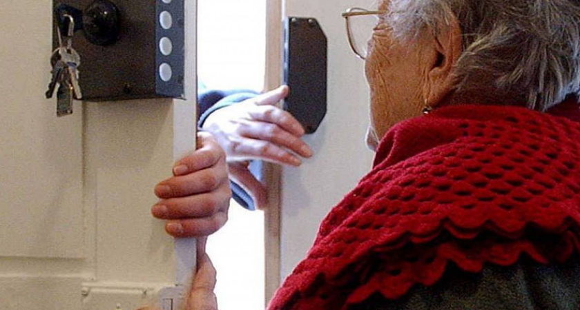 В Бежице три «медсестры»-уголовницы обокрали 91-летнюю старушку