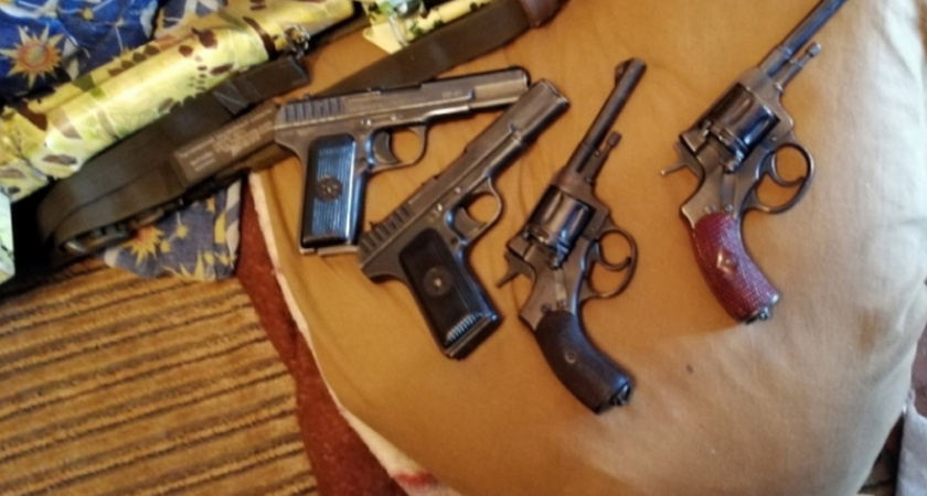 За два дня брянские полицейские изъяли 70 взрывных устройств и 11 килограммов взрывчатки