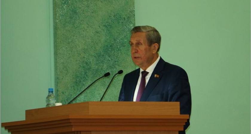 Владимир Попков уступил спикерское кресло в Брянской облдуме Виталию Беляю
