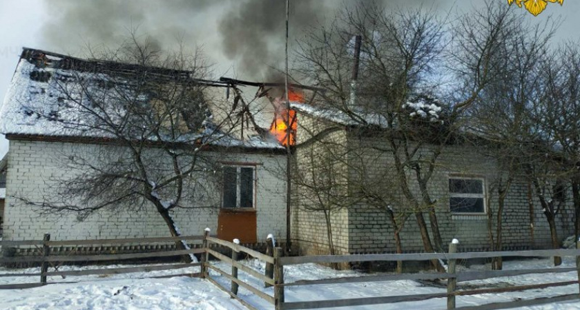 Пожар в жилом доме в Мглине тушили почти час