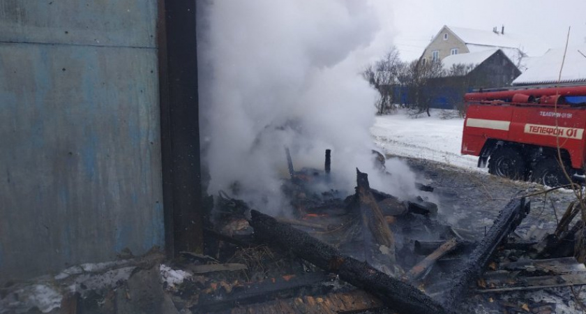 Пожар жилого дома в Мглинском районе тушили почти час