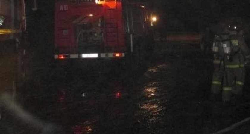 Большой жилой дом в Унечском районе тушили почти два часа