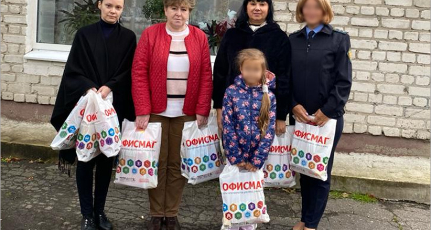 Пограничники помогли собраться в школу воспитанникам брянского социального приюта