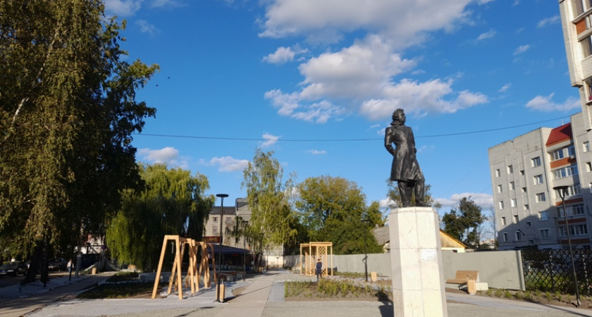 Сквер имени Пушкина в Брянске «готов к приёму горожан»