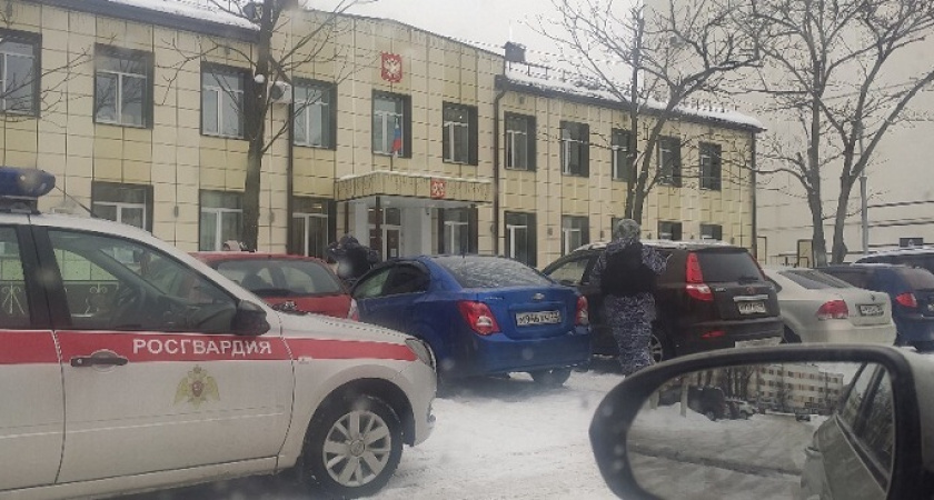 Силовые структуры «работали» в Бежицкой районной администрации Брянска – СМИ