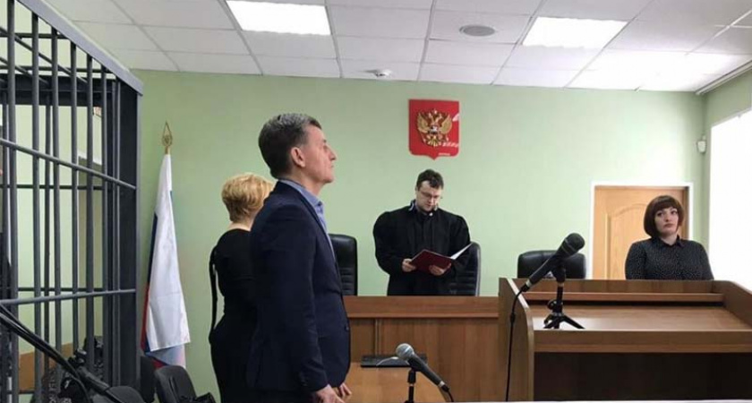 Главврач брянской больницы, допустивший гибель шести пациентов на ИВЛ, получил три года. Условно