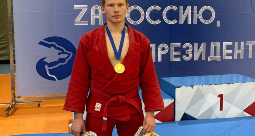 Брянские самбисты завоевали золото и серебро всероссийских соревнований в Великих Луках
