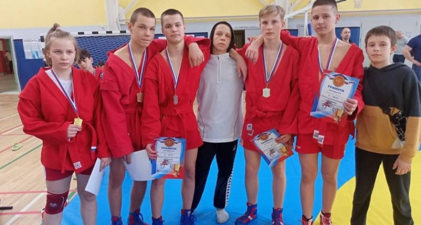 Десять весовых категорий, двадцать победителей: завершилось юношеское первенство Брянской области по самбо