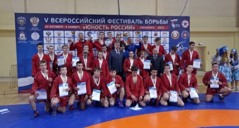 Брянские самбисты завоевали медали в Смоленске и Москве
