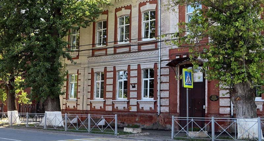 Детскую школу искусств №2 в Брянске после скандального переезда «кошмарят» по поводу сохранения здания «от Могилевцевых»
