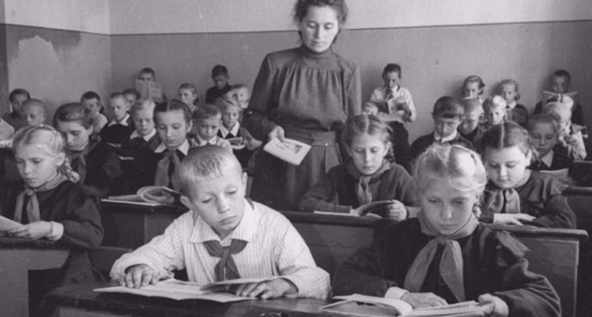 Брянский краеведческий музей ко Дню учителя покажет столетнюю историю образования