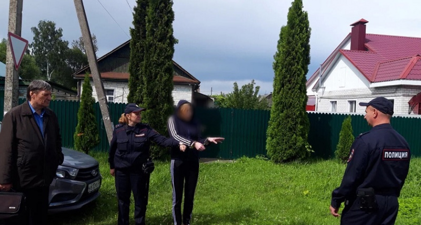 В Брянске отправлена под суд обвиняемая в убийстве подруги из-за денег и ювелирки