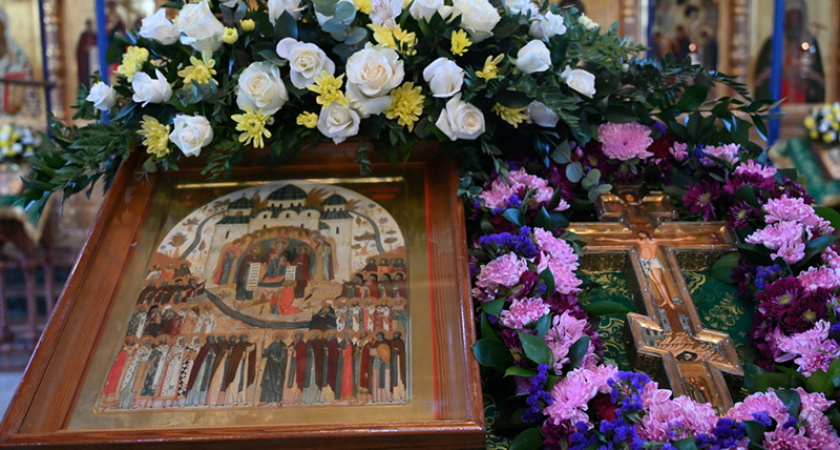 Брянский митрополит Александр призвал уповать на помощь Божию. А также на ПВО и воинство вообще