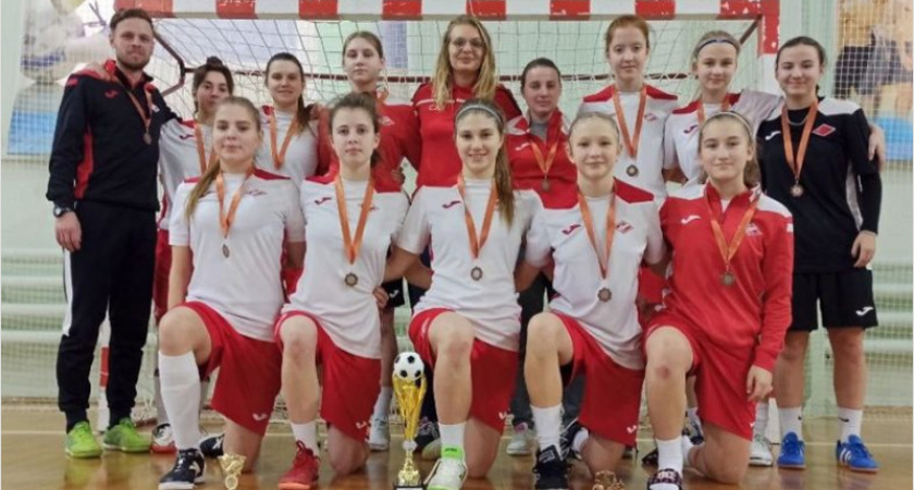 Брянские спартаковки заняли третье место на новогоднем турнире в Орле