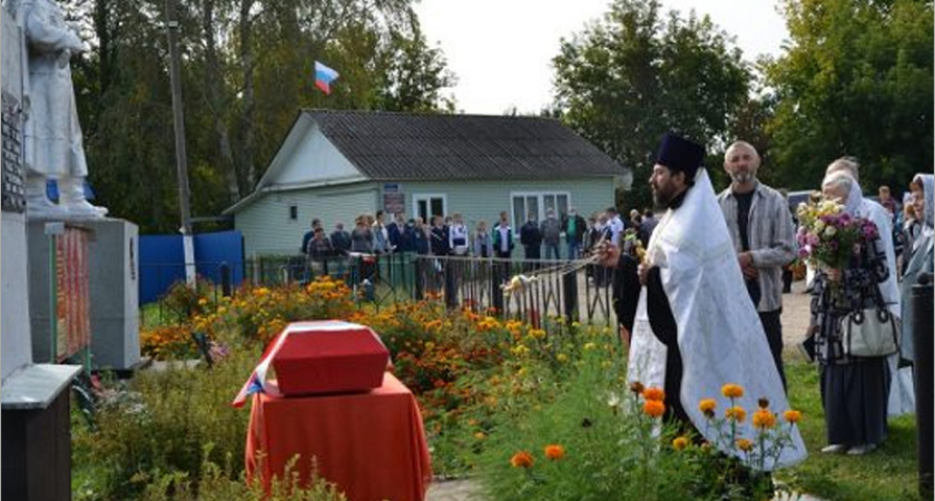 В суражском селе Овчинец перезахоронили останки советских солдат, павших в боях у села