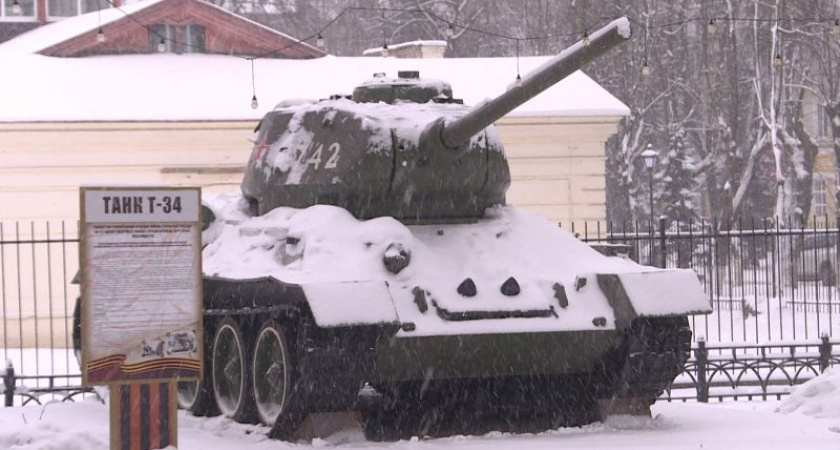 Танк остался в сквере Морозова, вопросы к властям Брянска остались у горожан