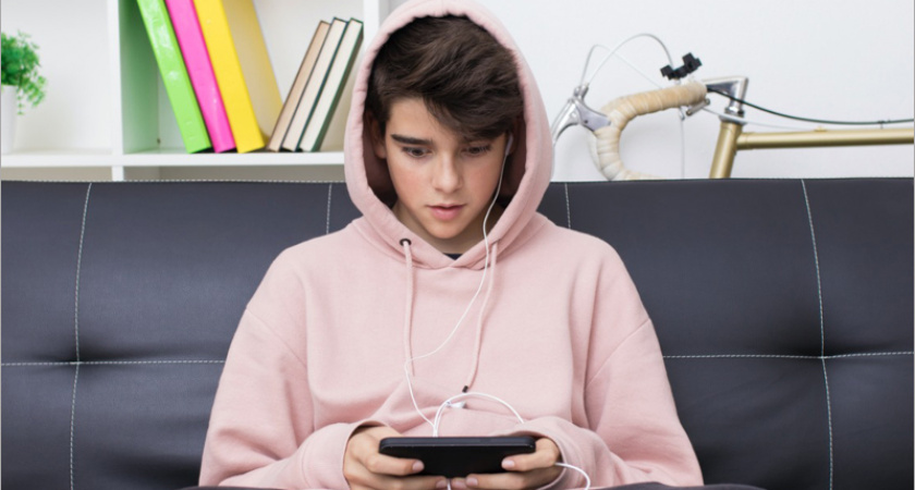 Компания Tele2 запустила кампанию по самостоятельному подключению школьников старших классов