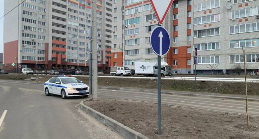 В Брянске у перекрестка улиц Тельмана и Чернышевского появился участок с односторонним движением