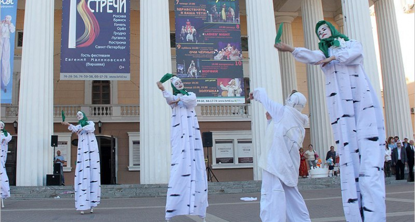 Открыт прием заявок на участие в юбилейных "Славянских театральных встречах"