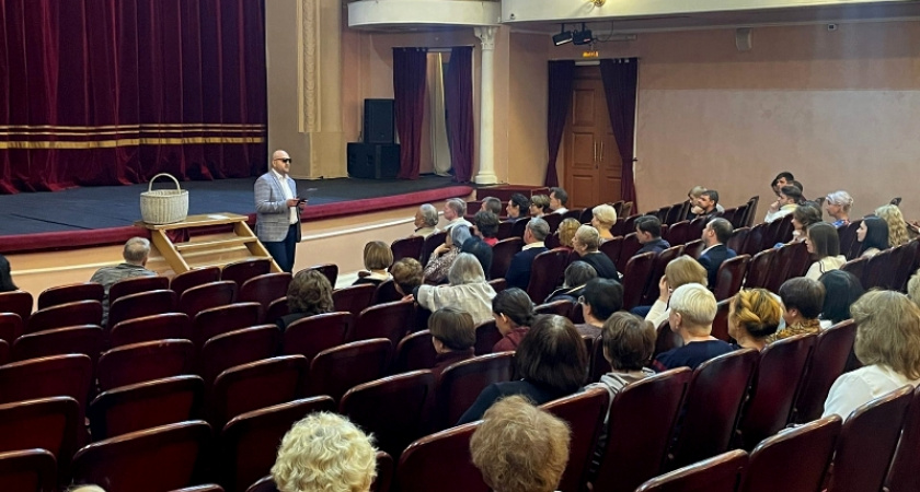 Труппу Брянского драмтеатра заверили, что проект реконструкции театра «перешёл в заключительную стадию»