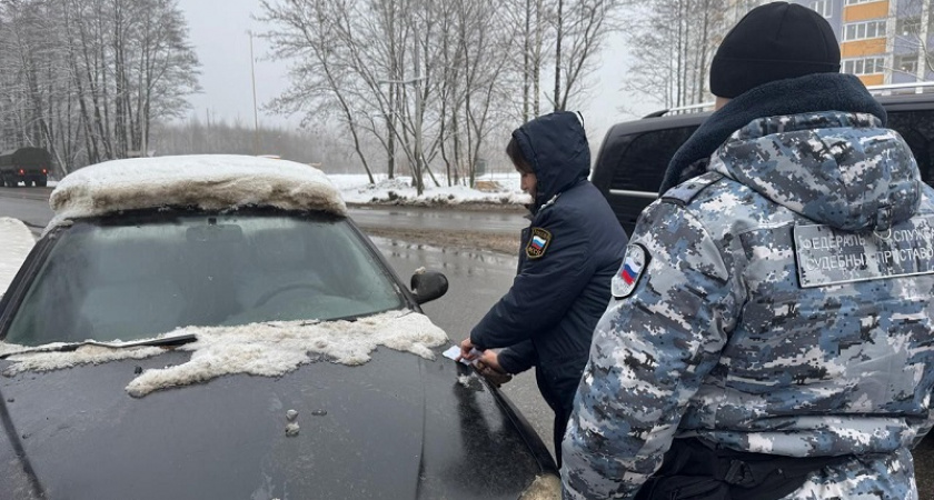 Итогом двухдневной «охоты» дорожной полиции на должников в Брянске стали 20 арестованных автомобилей