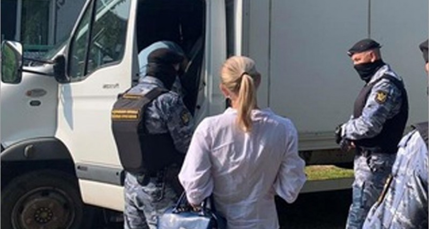 У алиментщика из Глинищево судебные приставы отобрали уже вторую машину