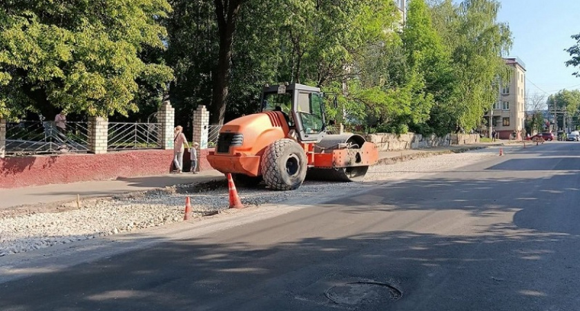 Брянские дорожники отчитались о завершении ремонта улицы Урицкого в областном центре
