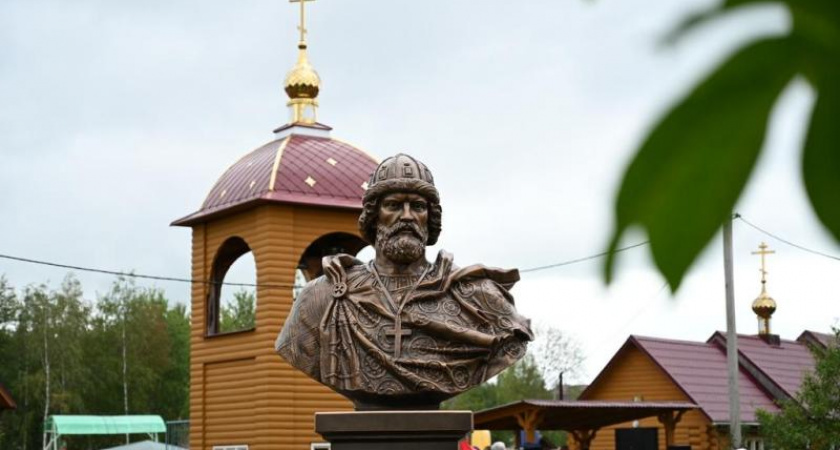 Памятник равноапостольному князю Владимиру стал «финальным аккордом» храмового комплекса брянского посёлка Октябрьский