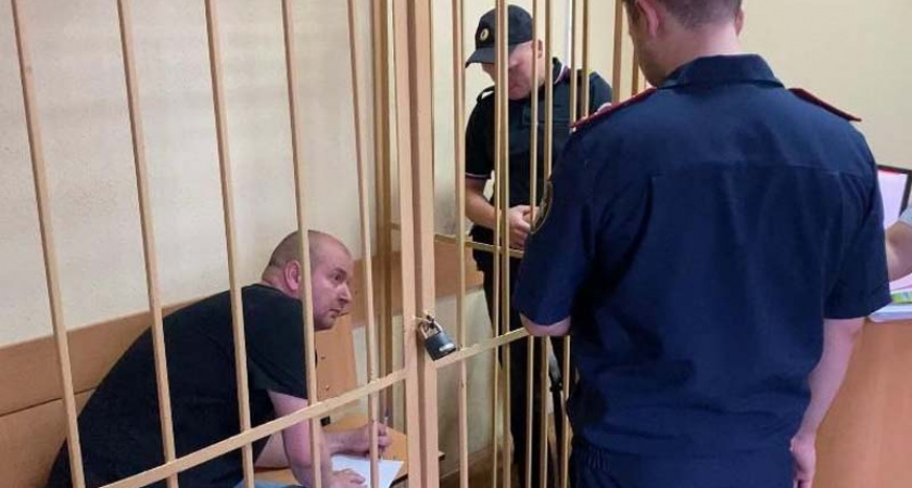 В Брянске арестован экс-глава «антикоррупционного» отделения полиции — за взятки и крышевание торговли контрафактом