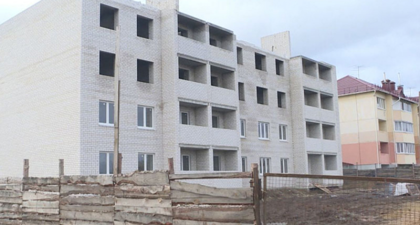 В Комаричах завершается строительство дома для детей-сирот