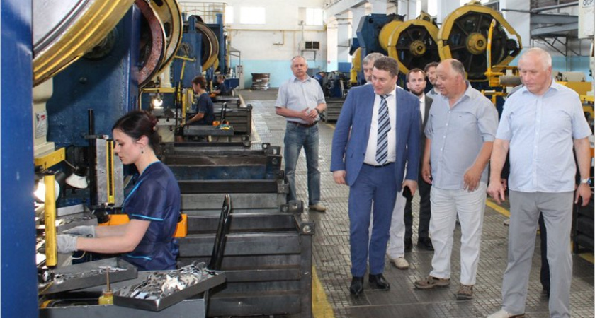 Жуковскому веломотозаводу поручено наладить производство двигателей
