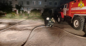 Сельцовские пожарные всю ночь боролись с огнём в подвале многоэтажного дома