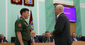 Депутату Брянской облдумы Василию Кармесу вручили боевую награду деда