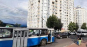 В Брянске не поделили дорогу троллейбус и автобус. Пострадал пассажир