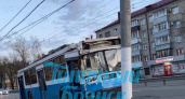 Троллейбус в Брянске врезался в столб