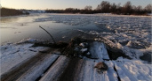 В Белой Берёзке ледостав снёс понтонный мост
