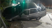 В Брянске пьяный водитель на «десятке» ночью улетел в забор. Без жертв