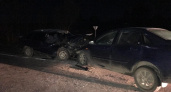 В ночном лобовом столкновении на местной брянской дороге тяжёлые травмы получили три человека