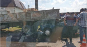 Не-Верный Путь: на окраине Брянска легковушка заехала под мини-грузовик